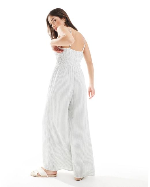 Hollister White – jumpsuit mit nadelstreifen, camisole-trägern und doppeltem bindedetail vorne