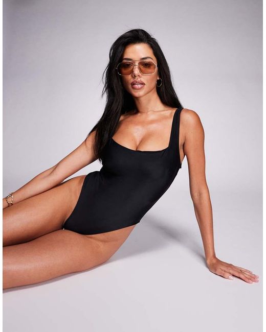 ASOS Vollere Buste in het Black