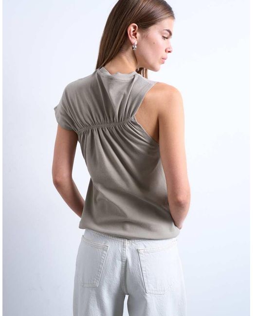 Top Asimétrico Con Una Manga Y Detalle Fruncido En La Espalda De -Neutro TOPSHOP de color White