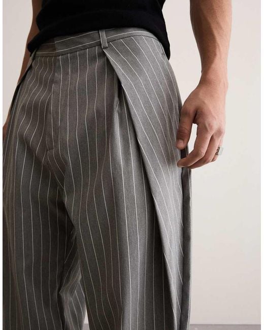 Pantaloni Super Ampi Chiaro Con Pinces di Bershka in Gray da Uomo