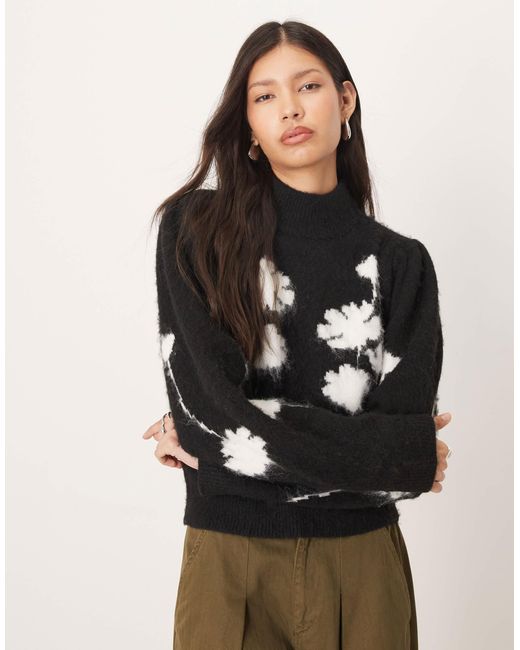 Pull à col montant avec fleurs en maille brossée - et blanc ASOS en coloris Black