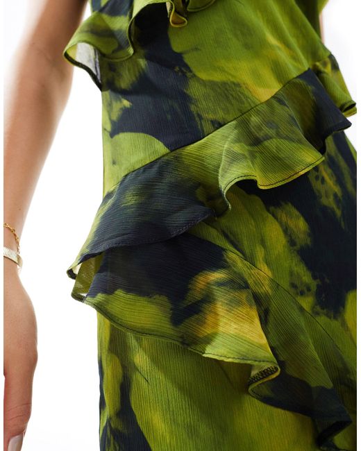 Robe longue en mousseline à fleurs et volants asymétrique Miss Selfridge en coloris Green