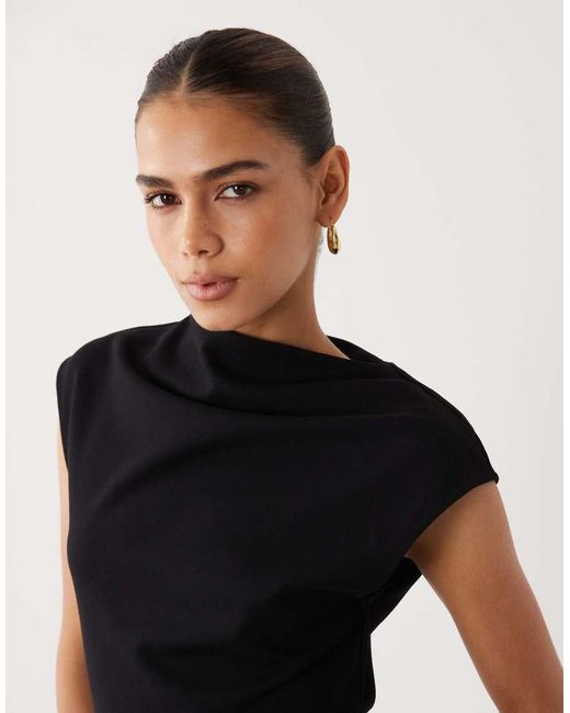 Miro di Mango in Black