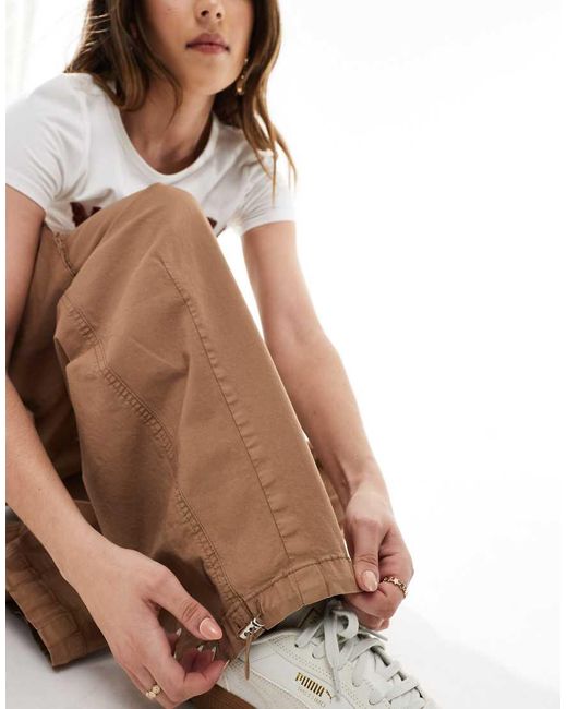Stradivarius Cargobroek Met Ronde Pijpen in het Natural
