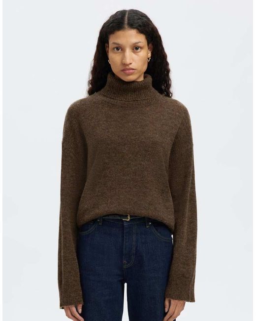 SELECTED Brown Turtleneck