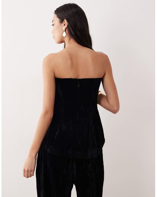 ASOS Black – elegantes, trägerloses samt-oberteil