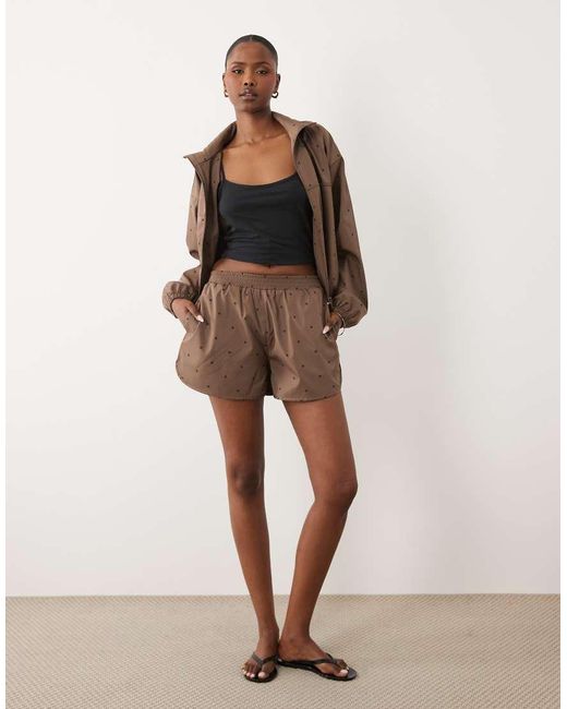 4th & Reckless Nylon Hardloopshort in het Brown