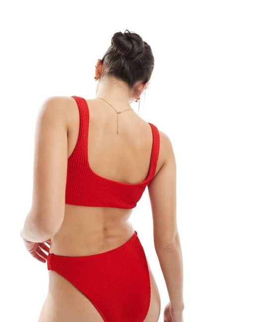 Esclusiva di The Frolic in Red