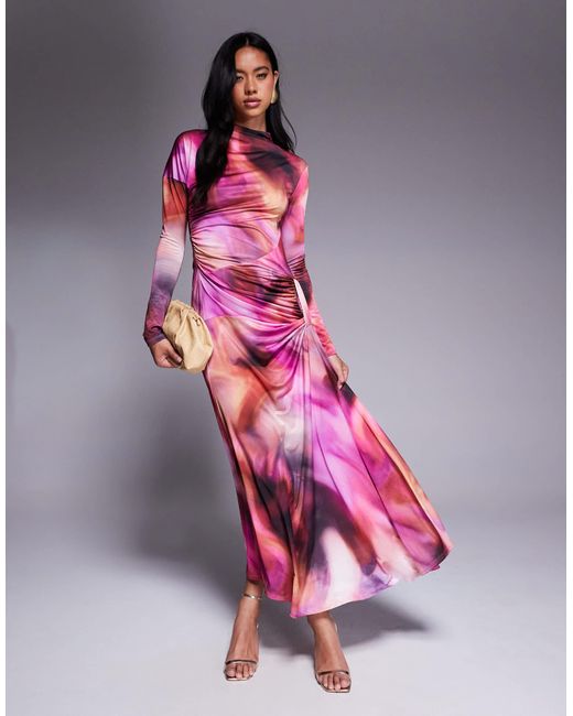 DASKA Pink – drapiertes, gerafftes maxikleid mit verschwommenem lila muster