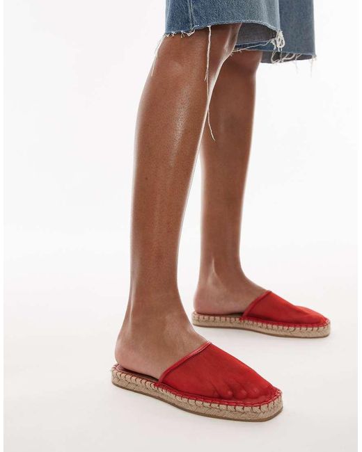 Harry di TOPSHOP in Red
