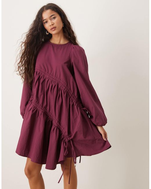 Robe froncée courte et oversize Ghospell en coloris Red