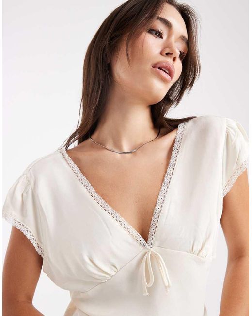Blusa Blanco De Satén Con Ribete De Encaje De (Parte De Un Conjunto) ASOS de color White
