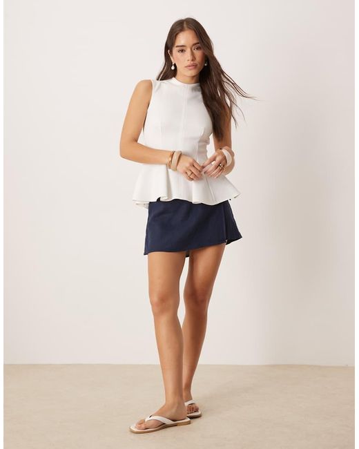 ASOS Hoogsluitende Top Van Scubastof Met Plooien En Peplumzoom in het White