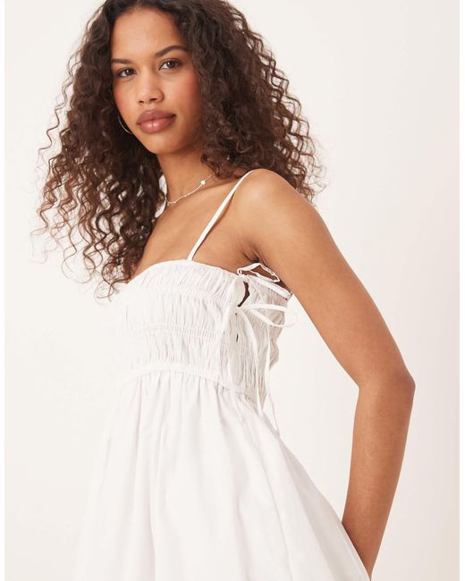 Abercrombie & Fitch Natural – gesmoktes, kurzes babydoll-kleid