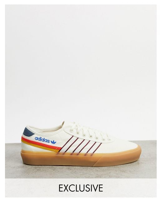 Zapatillas en color hueso delpala happy camping exclusivas en asos Adidas Originals de hombre de color White