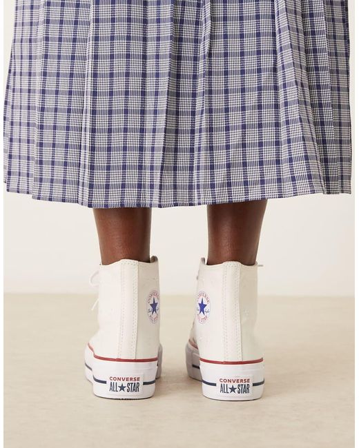 Zapatillas De Deporte Hueso Con Estrellas Bordadas Y Plataforma Chuck Taylor All Star Hi Lift De Converse de color White