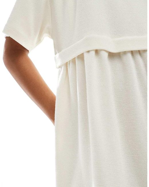Vestito Grembiule A Maniche Corte Écru A Strati di Miss Selfridge in White