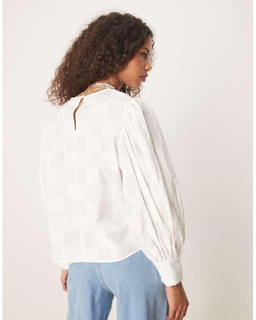 Top A Maniche Lunghe Con Coulisse di Ghospell in White