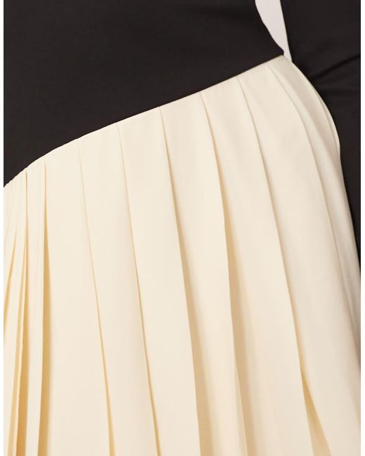 View of 20 Furniture Faux Pas That Will Wreck the Flow and Feel of Your Space