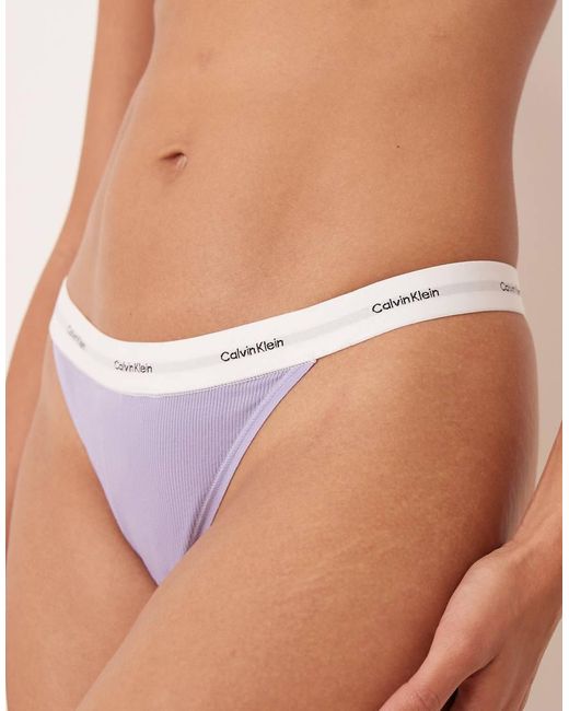 Calvin Klein Geribbelde String Van Modal in het Purple