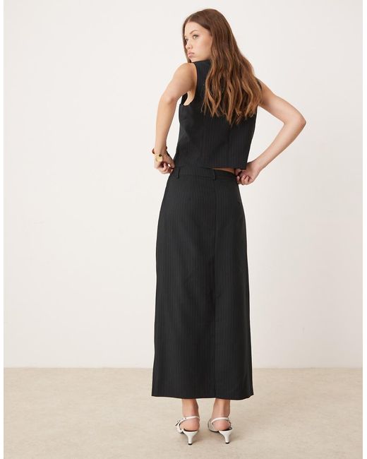 Falda Midi Oscuro Con Raya Diplomática Y Abertura De (Parte De Un Conjunto) Jdy de color Natural