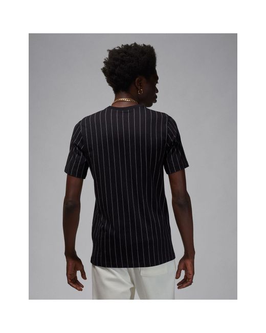 Nike Black Striped T-shirt for men