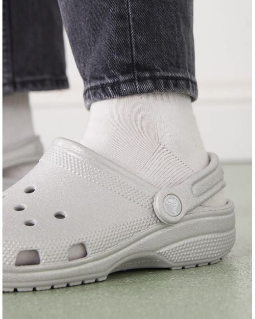 CROCSTM Metallic – klassische clogs