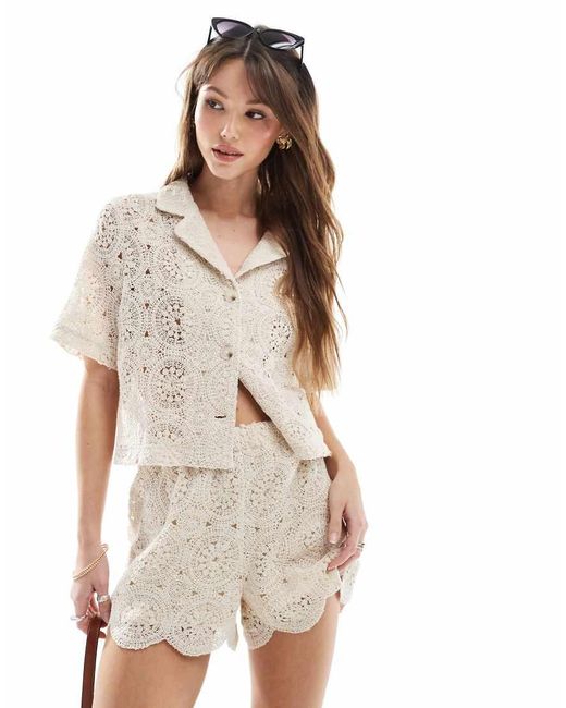 Camisa Playera Abotonada Con Diseño Floral Y Solapas De Croché De (Parte De Un Conjunto)-Neutro 4th & Reckless de color White