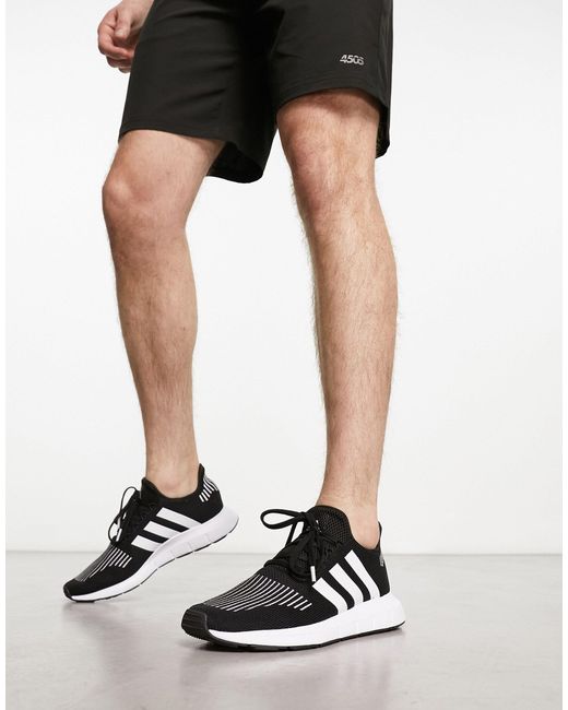 Adidas - sportswear swift run 1.0 - sneakers nere e bianche di Adidas Originals in White da Uomo
