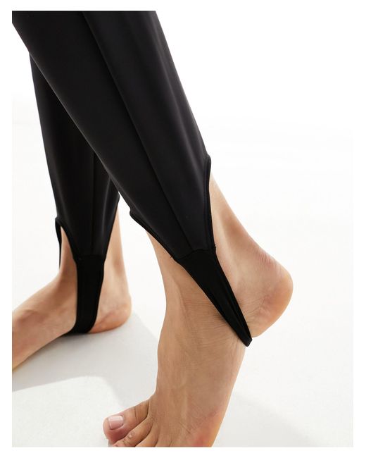 Pantaloni da sci a vita alta skinny neri con staffe di ASOS 4505 in Black