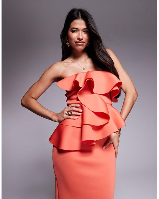 Robe bandeau mi-longue en imitation néoprène à volants superposés - corail ASOS en coloris Red