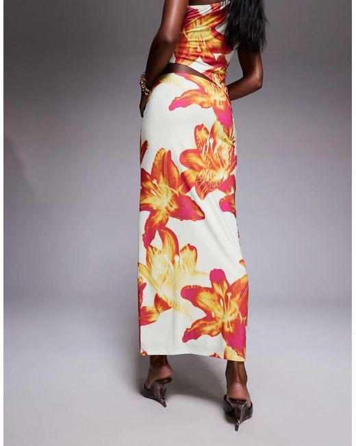 Gonna Lunga Sinuosa Con Stampa A Fiori di ASOS in Gray