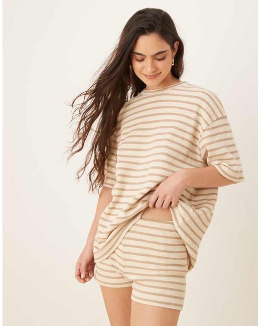 Pantalones Muy Cortos Beis A Rayas De Tejido Texturizado De -Neutro ASOS de color Natural