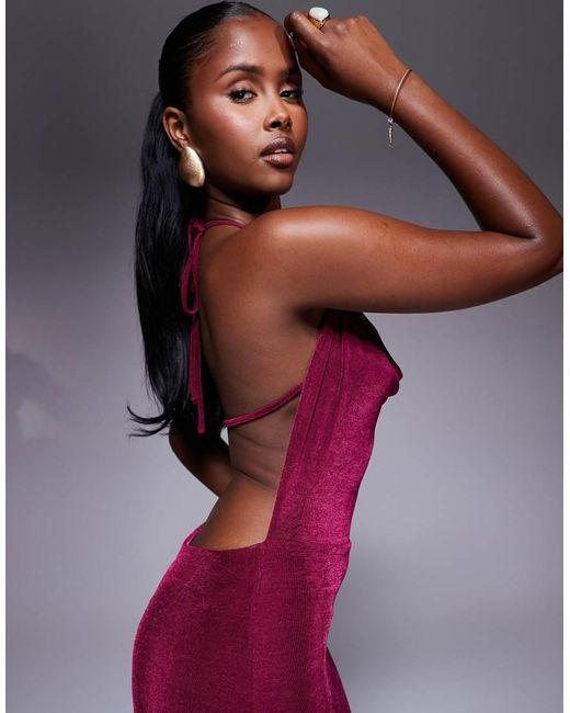 Aria Cove Maxi-Jurk Met Dubbele Laag, Diepe Gedrapeerde Halslijn En Open Achterkant Met Strik in het Purple