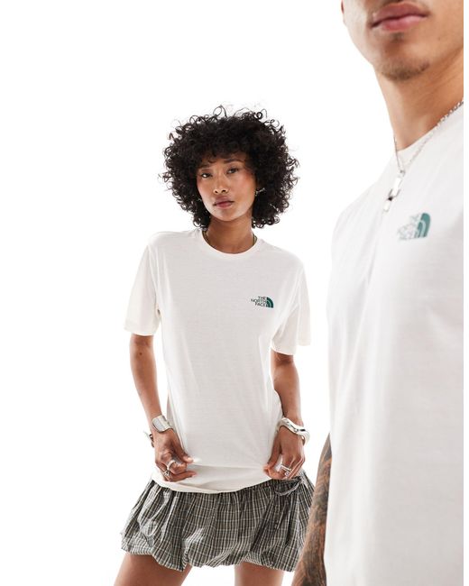 Simple dome - t-shirt sporco con logo piccolo di The North Face in White
