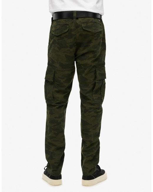 Superdry – core – cargohose aus baumwolle mit überfärbtem military-muster in White für Herren