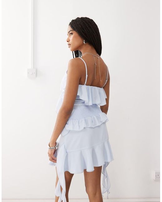 Amy Lynn Asymmetrische Camitop Van Co-Ord Set Met Ruches En Smokwerk in het White