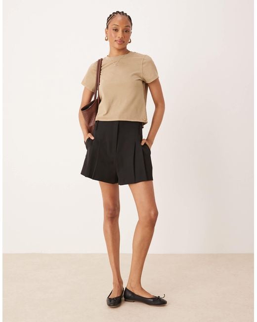 ASOS Natural Tall – elegante shorts
