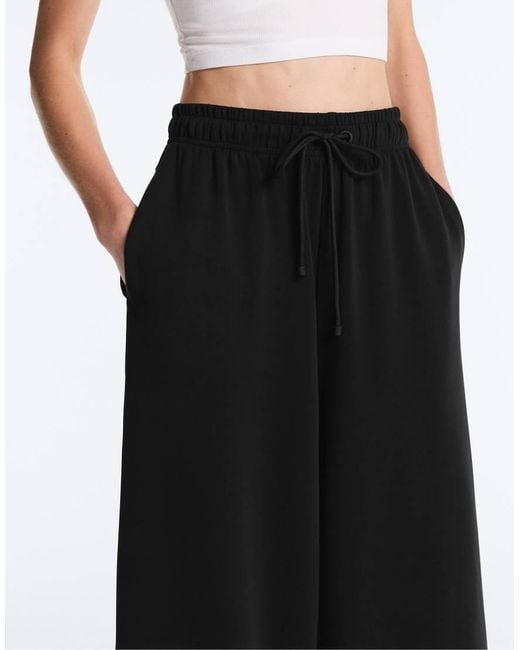 Oysho Red Soft-touch Wide-leg Crop Trousers With Modal