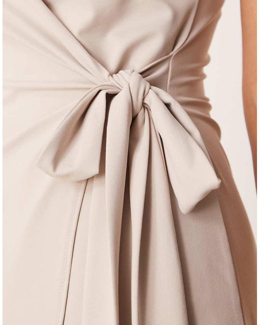 Vestido Corto Estilo Camiseta Con Diseño Cruzado Drapeado De ASOS de color Natural