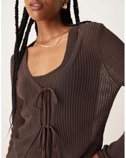 Gilet léger avec liens noués sur l'avant - chocolat Mango en coloris Brown
