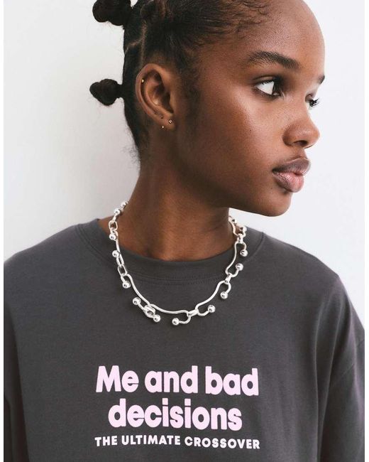 Pull&Bear T-Shirt Met Grafische 'Bad Decisions' Print in het Gray