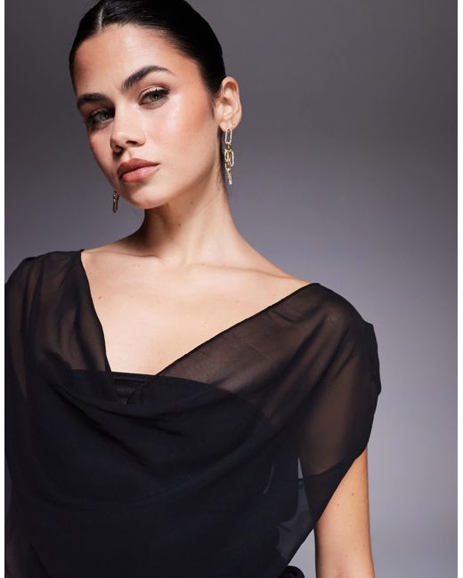 Robe bandeau longue en mousseline avec cape, ourlet transparent et taille froncée Fashionkilla en coloris Black