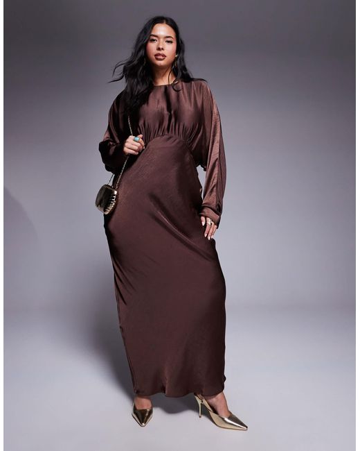 Asos design curve - robe longue en satin à manches chauve-souris - chocolat ASOS en coloris Purple