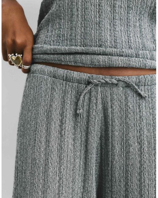 Pull&Bear Gray – gestreifte crepe-hose