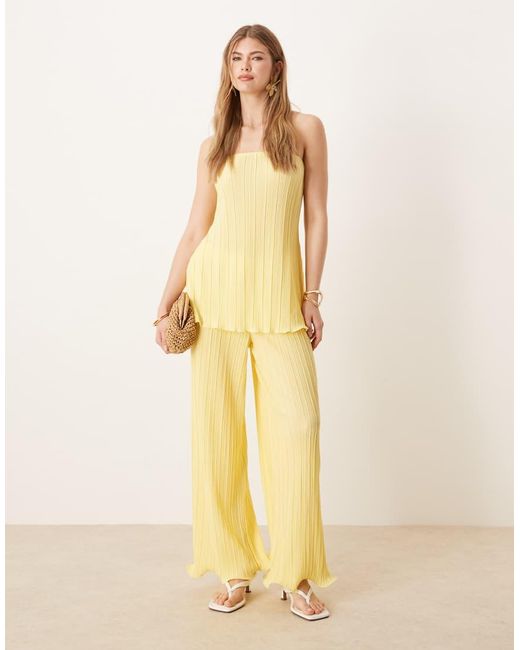 Top Amarillo Vainilla Plisado Con Escote Palabra De Honor Y Bajo Enrollado De (Parte De Un Conjunto) Y.A.S de color Natural
