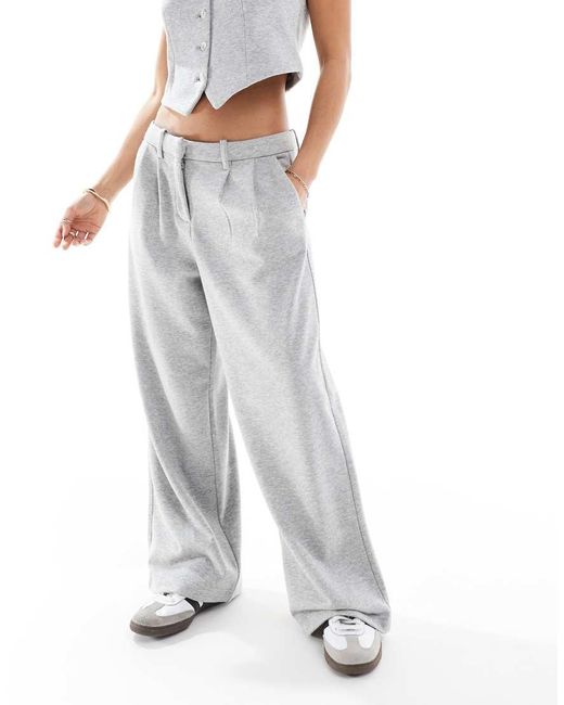 Pantalones Gris Claro Jaspeado De Pernera Ancha De Punto Liso De (Parte De Un Conjunto) Vero Moda de color Gray