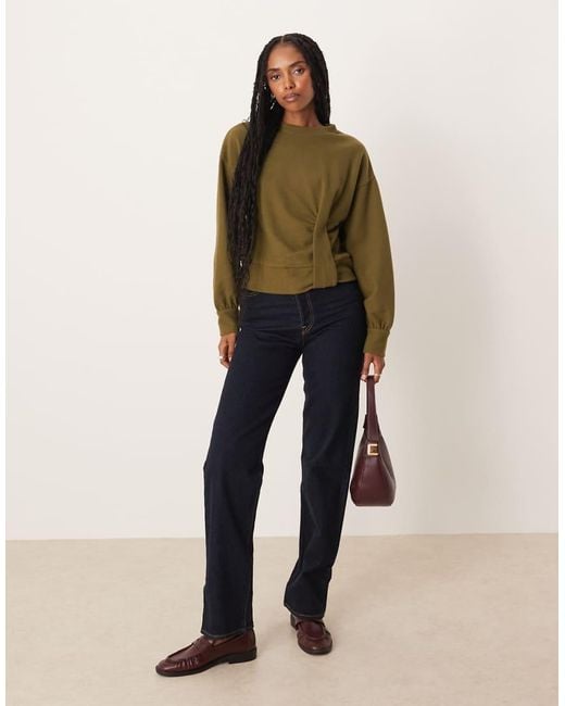 Top A Maniche Lunghe Oliva Scuro Morbido Con Dettaglio Raccolto di ASOS in Natural