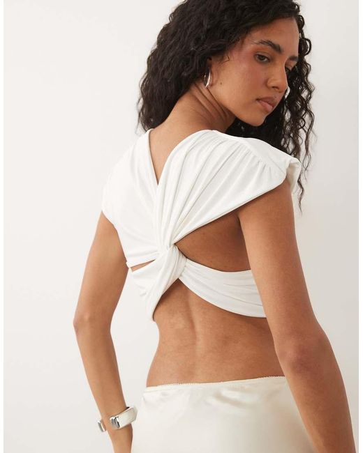 Missy Empire Brown Twist Back Detail Crop Top