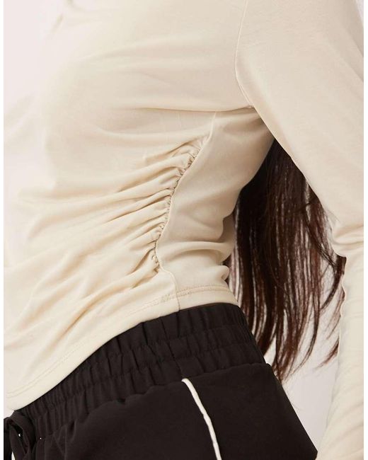 Top Con Cuello Ancho Y Cinturilla Plisada De Modal De -Blanco ASOS de color Natural